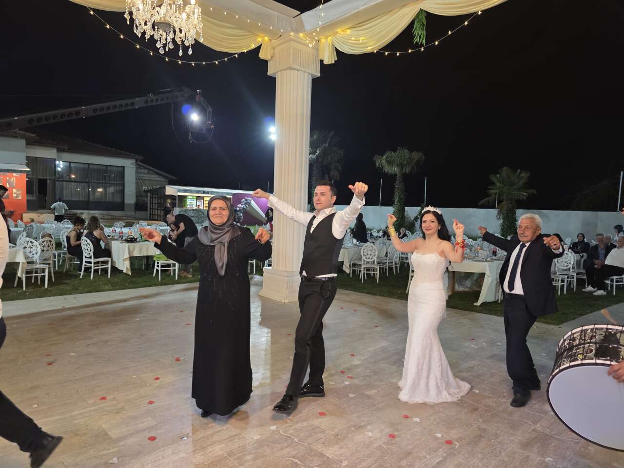 Muğla’da Arzu ve Mehmet’in Mutluluğu: Kayra Düğün Bahçesi’nde Görkemli Düğün 1